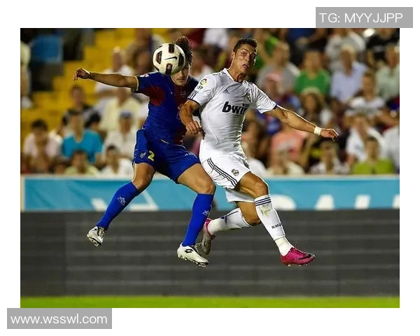 耐克卡通足球球星激情对决绘出绿茵场上的奇幻冒险