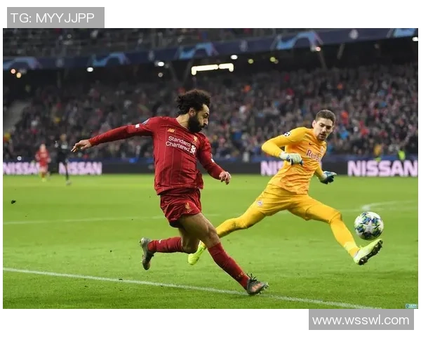 足球巨星风采尽现全明星屏保壁纸打造专属你的足球视觉盛宴